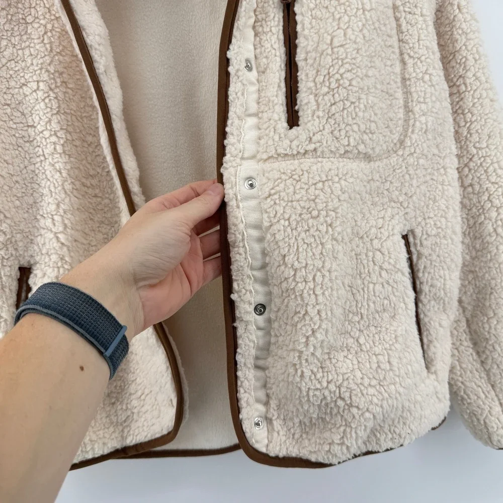 Universal Thread Sherpa Fleece Fur Jacket Cream Women XS‎ Brown Trim Snap Front